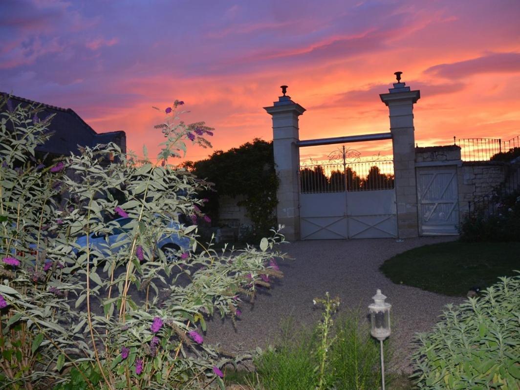 La Penesais Villa Beaumont-en-Véron Екстериор снимка